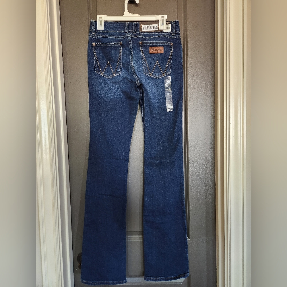 New Wrangler Women's Retro Mae Mid Rise Bootcut Jeans Size 28 or 5 / 36